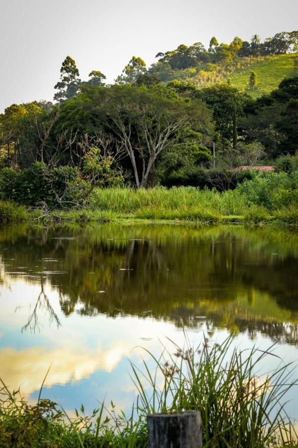 Recanto Dos Beija Flores, Chale Bougainville Monte Alegre do Sul Exterior photo